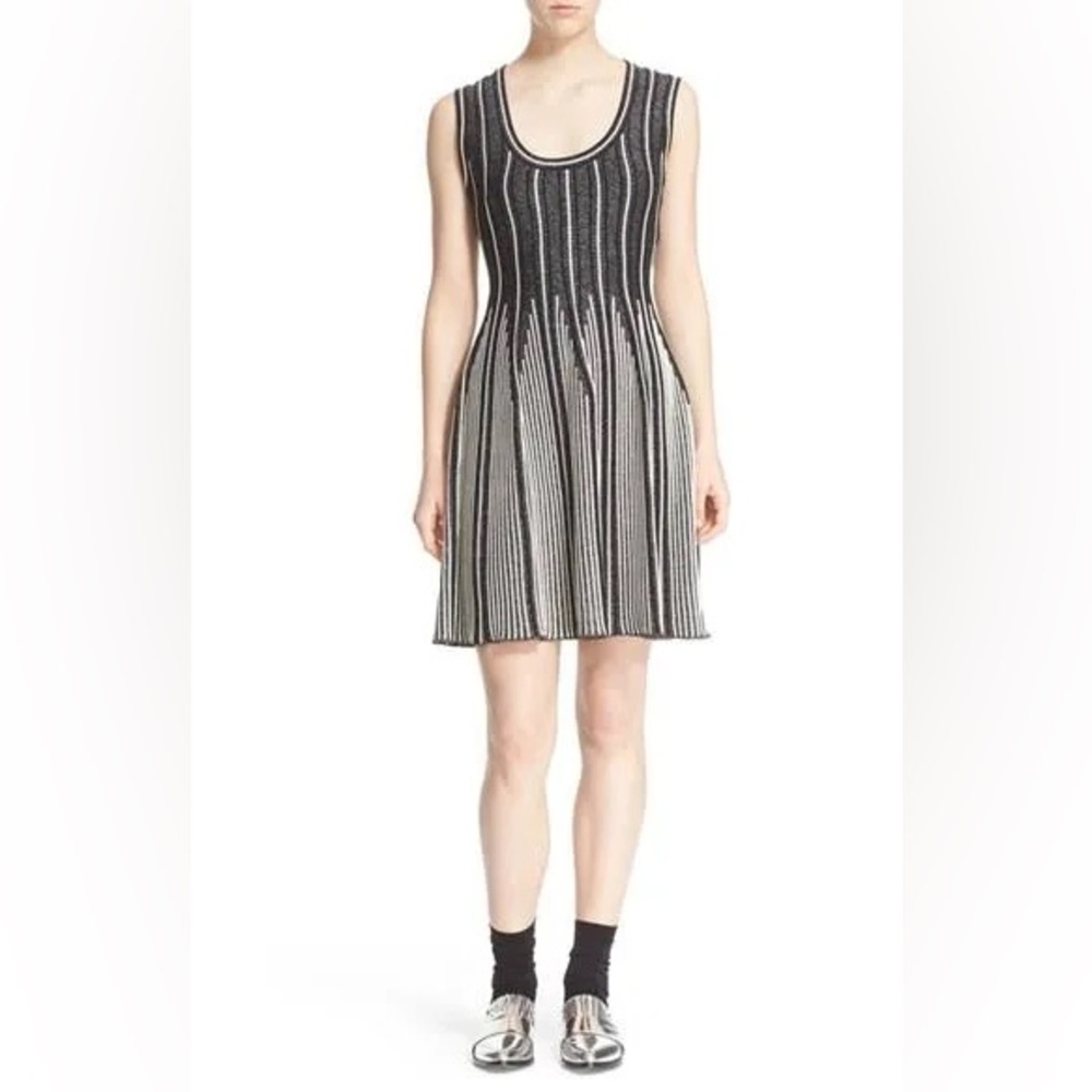 M Missoni Women's US 4 Striped‎ Sleeveless Fit & Flare Dress Short Black White